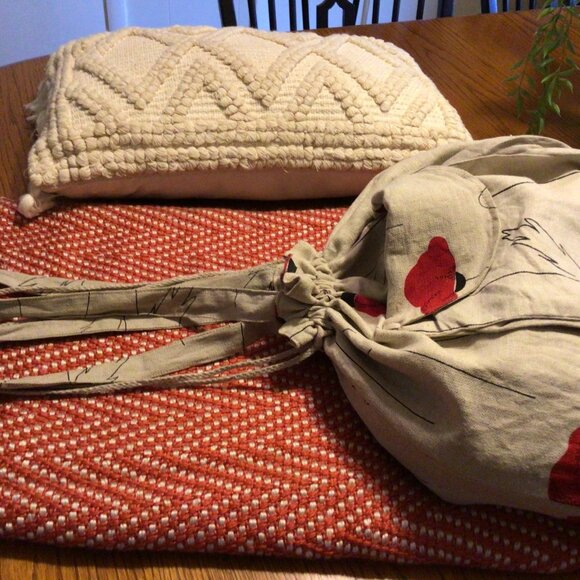 Sava Season Draw String Bag - Picture 2 of 3